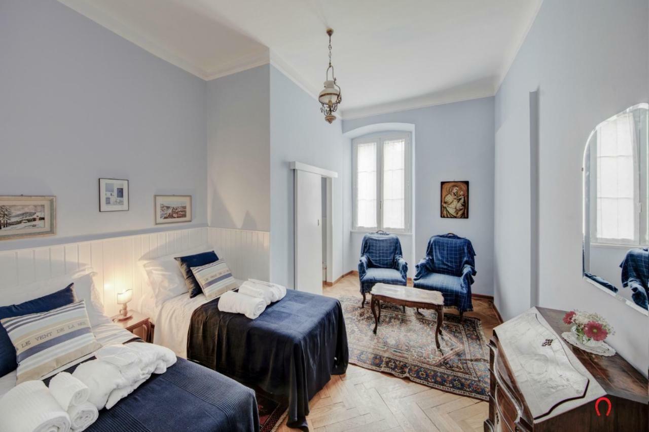 Camera Matrimoniale/Doppia con Letti Singoli con Bagno Privato Esterno