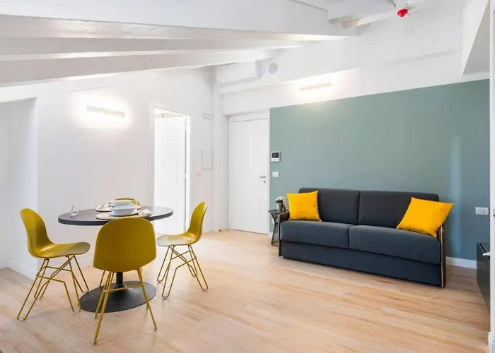 Ferienvermietung: JOIVY Premium Apartments - Trieste Mazzini